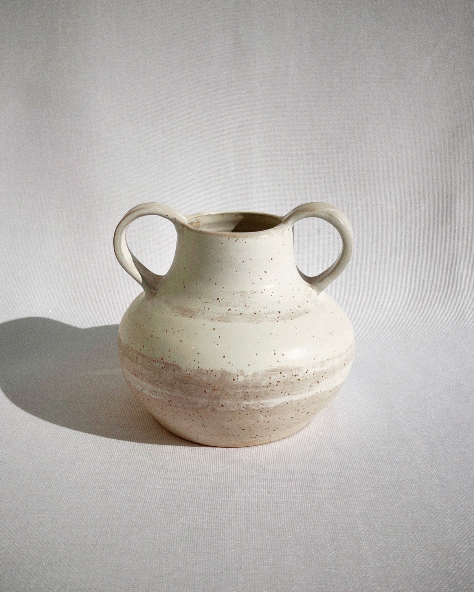 Amphora in Matt White