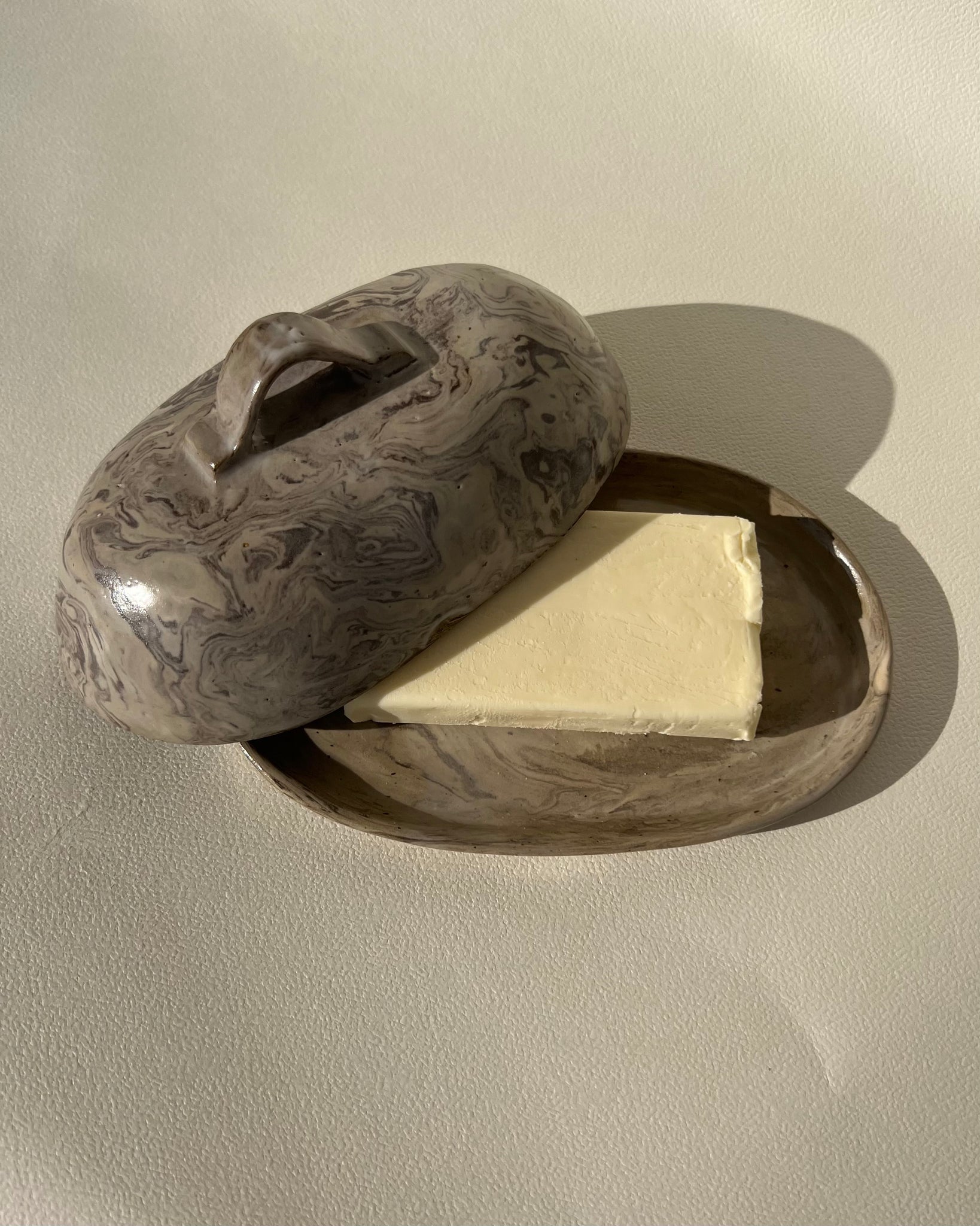 Butter Dish in Marble Brown