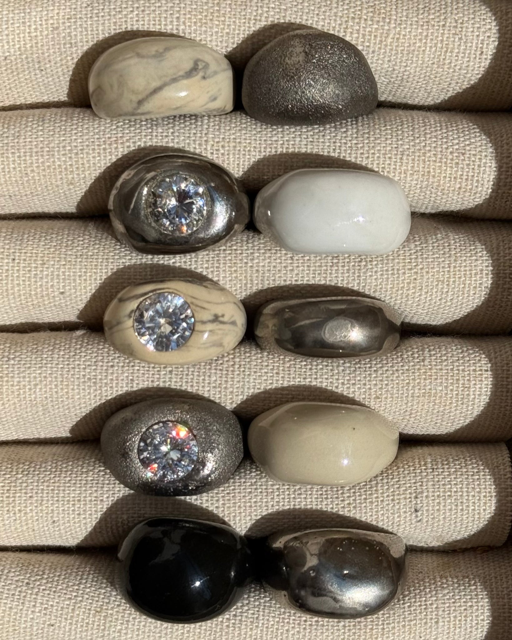 Mondo Ring in Black