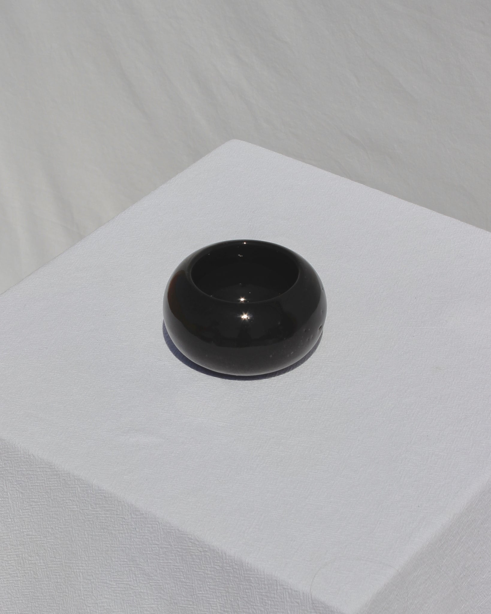 Milo Bowl in Glossy Black